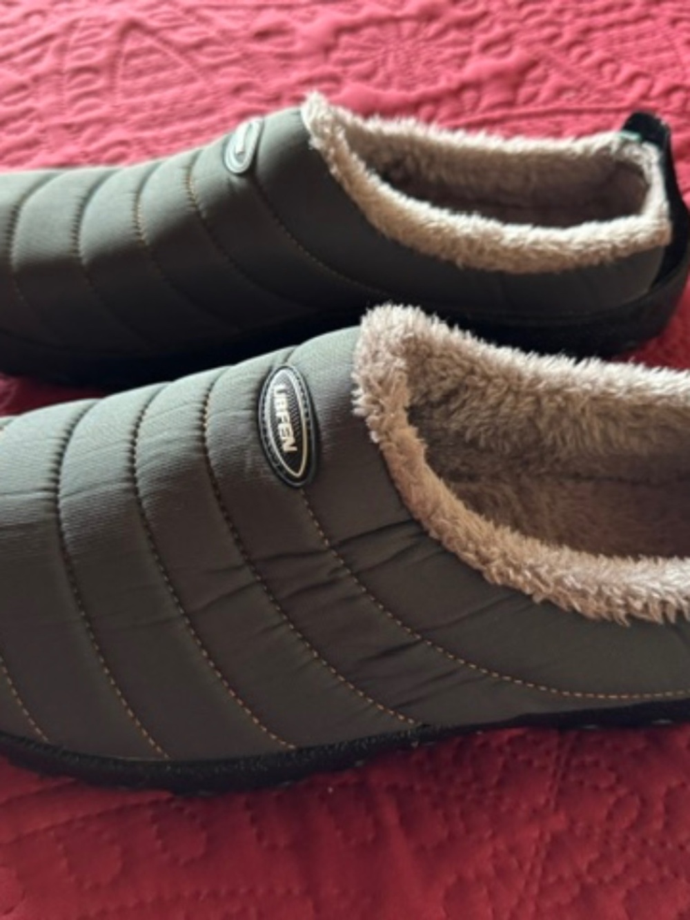 UBFEN green plush in/outdoor slippers  excellent condition  13/14